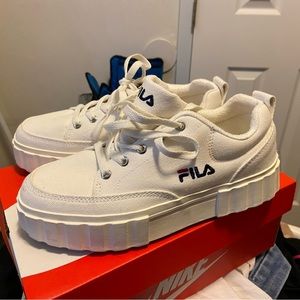 Fila “Sandblast” Low Canvas Shoes EUC